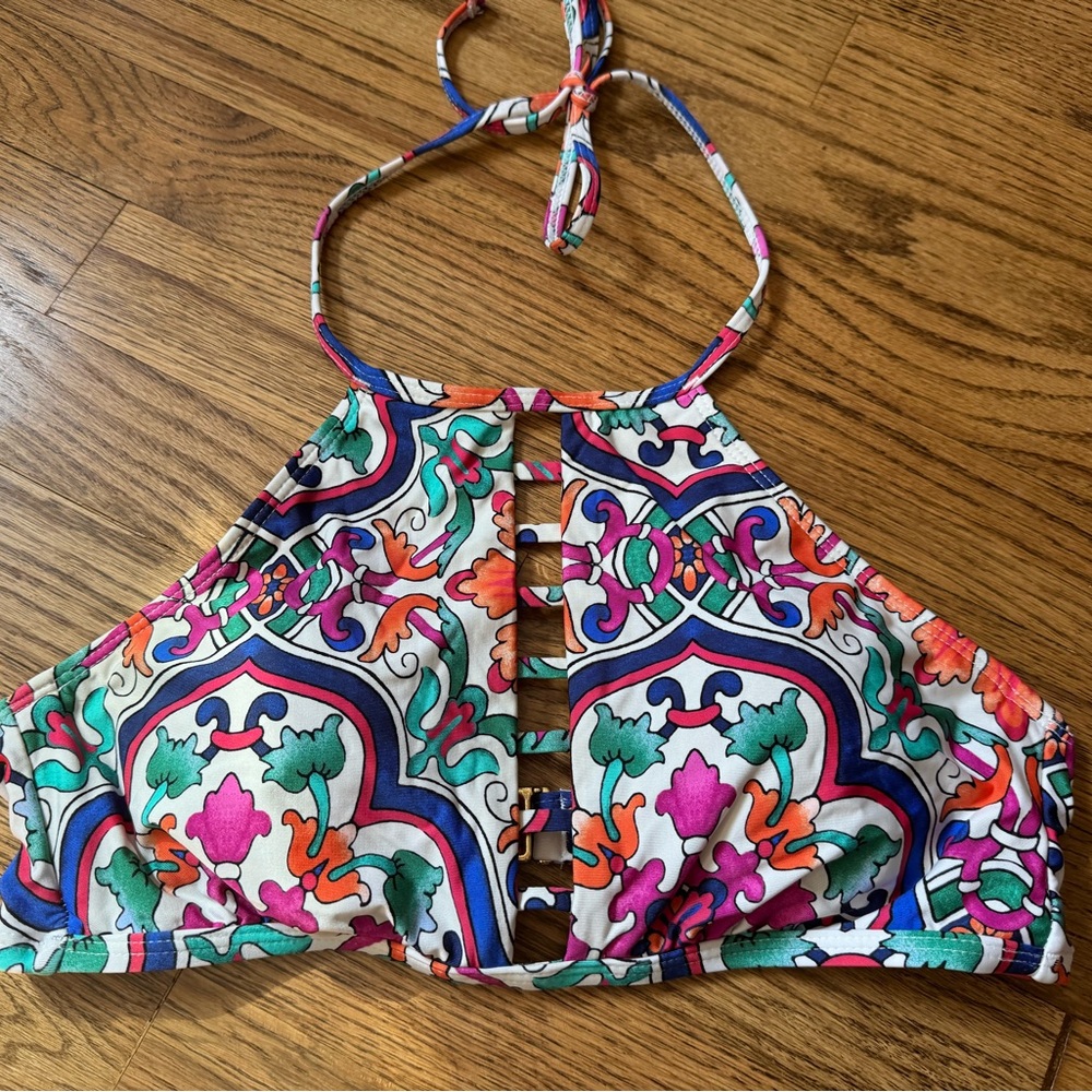 Multicolor Halter Top - Picture 2 of 5